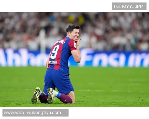 莱万不打算退役或将自由身离开巴萨未来去向引关注